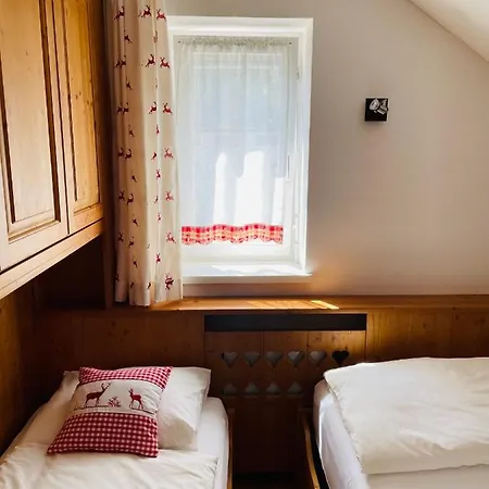 Haus Jomeity Apartment *